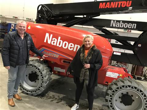 Jone Ã˜lberg, Business Development Manager for Naboen, and Nina Aasland, Naboen CEO, with one of the 200 ATJ E platforms.